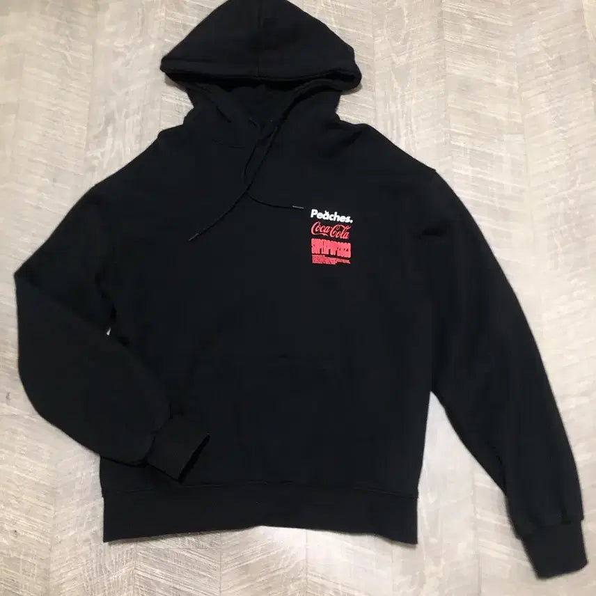 [BUNJANG] Coca-Cola x Peaches Superpop Staple Hoodie Black / 코카-콜라 x 피치스 슈퍼팝 스테이플 후드티