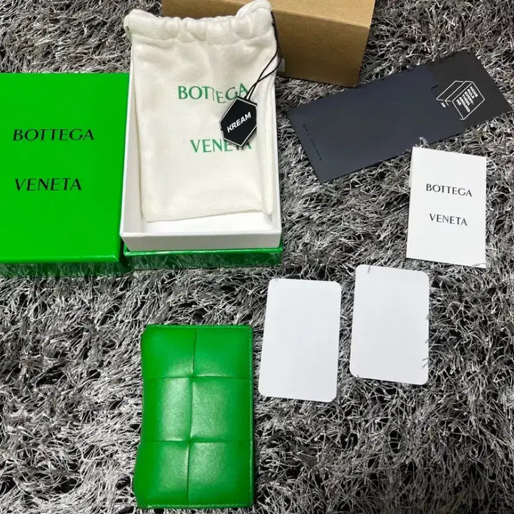 [BUNJANG] Bottega Veneta Flap Card Case Parrot / 크림풀구성) 보테가 베네타 플랩 카드 케이스 패러킷