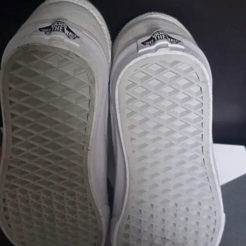 [BUNJANG] Vans Old Skool True White Sneakers / 반스 올드스쿨 트루화이트 225