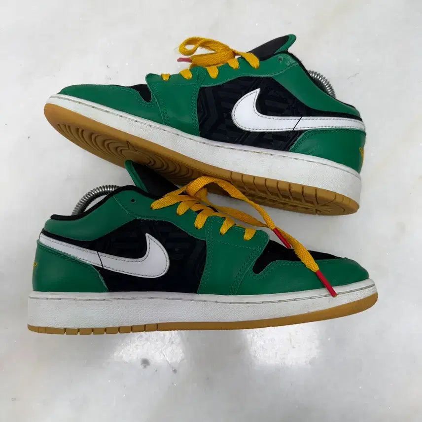[BUNJANG] Nike Air Jordan 1 Malachite Sneakers / (245)나이키 운동화 에어조던1 말라카이트