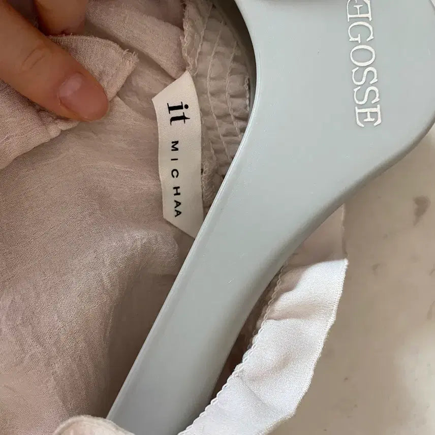 [BUNJANG] It MICHAA Spring Blouse / 잇미샤 봄 인기 블라우스.랑방.모조에스핀.레니본.샤틴.마인.타임.산드로