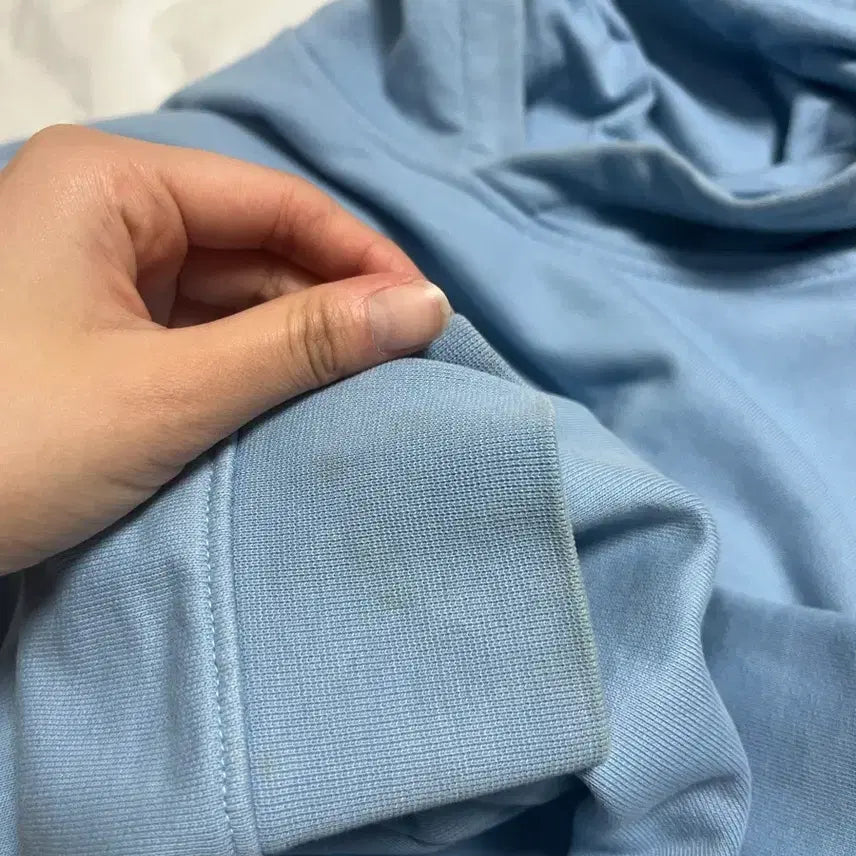 [BUNJANG] Calvin Klein Sky Blue Hoodie / 캘빈클라인 스카이블루 후드티