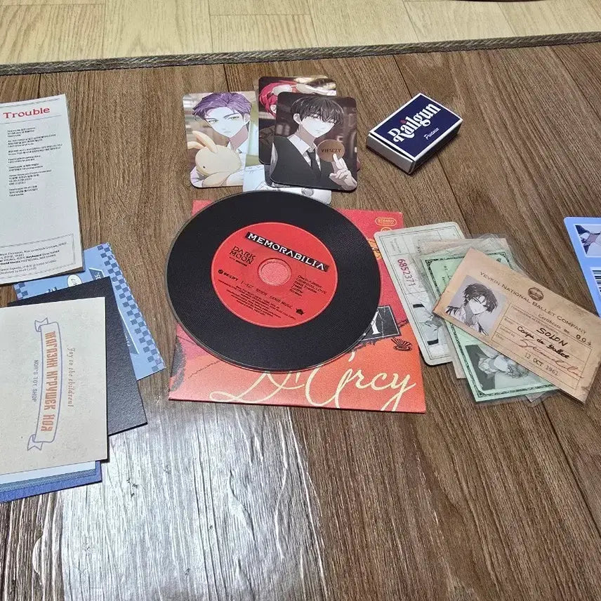 [BUNJANG] Dark Moon Album and Goods Bundle Set / 다크문 굿즈 음반 외 포토카드 팝니다