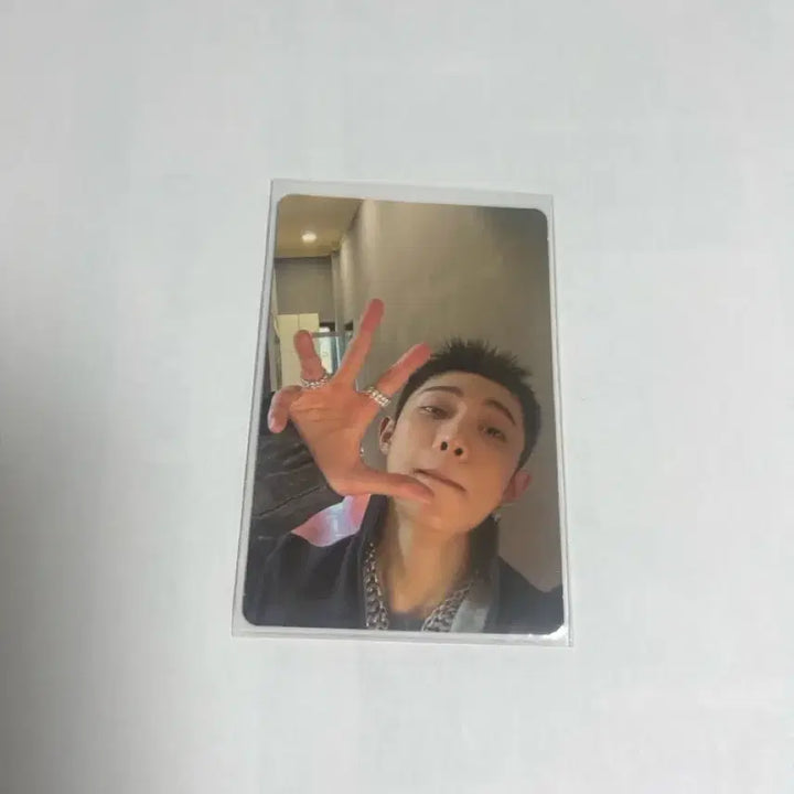 [SOLD OUT] 김률 메거진 버전 포카