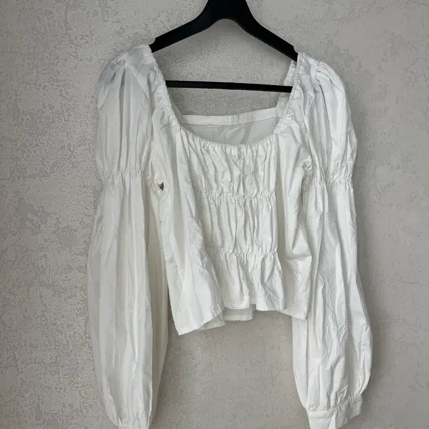 [BUNJANG] White Shirred Blouse Long Sleeve / (새상품)화이트 셔링 블라우스 긴팔 프리사이즈