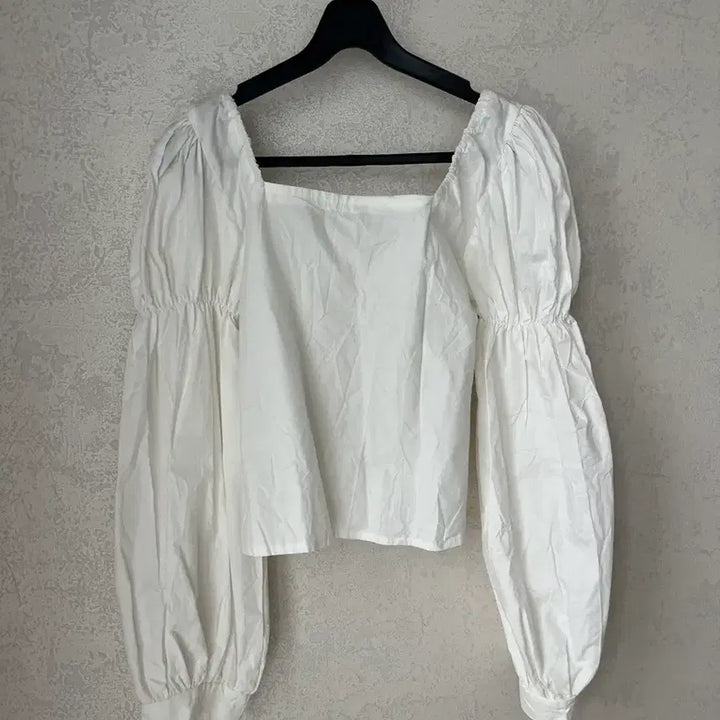 [BUNJANG] White Shirred Blouse Long Sleeve / (새상품)화이트 셔링 블라우스 긴팔 프리사이즈