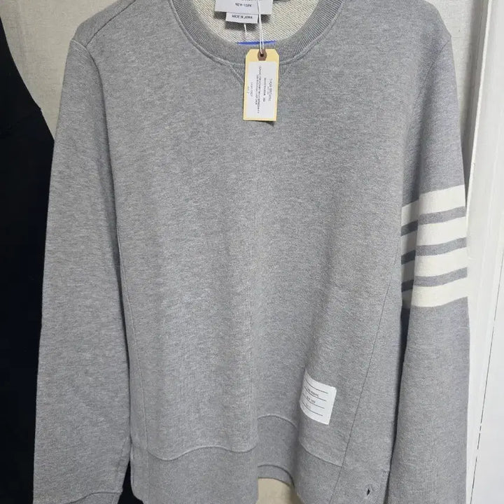 [BUNJANG] Thom Browne Gray Sweatshirt / (새상품급/25ss)톰브라운 그레이 맨투맨 2사이즈 급처분