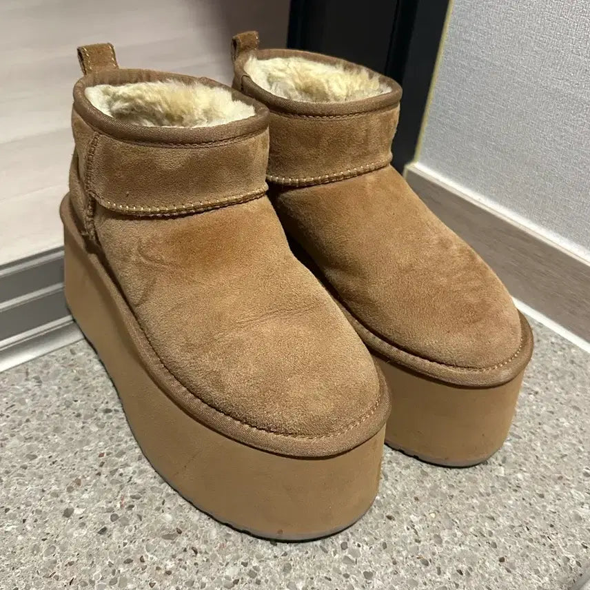 [BUNJANG] UGG Ozwear Platform Ultra Mini Boots / 호주어그 부츠 UGG 오즈웨어 플랫폼 울트라 미니 7CM 통굽
