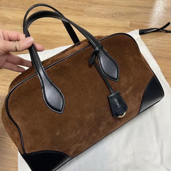[SOLD OUT] 에르베 스웨이드 토트백
