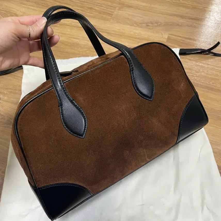 [SOLD OUT] 에르베 스웨이드 토트백