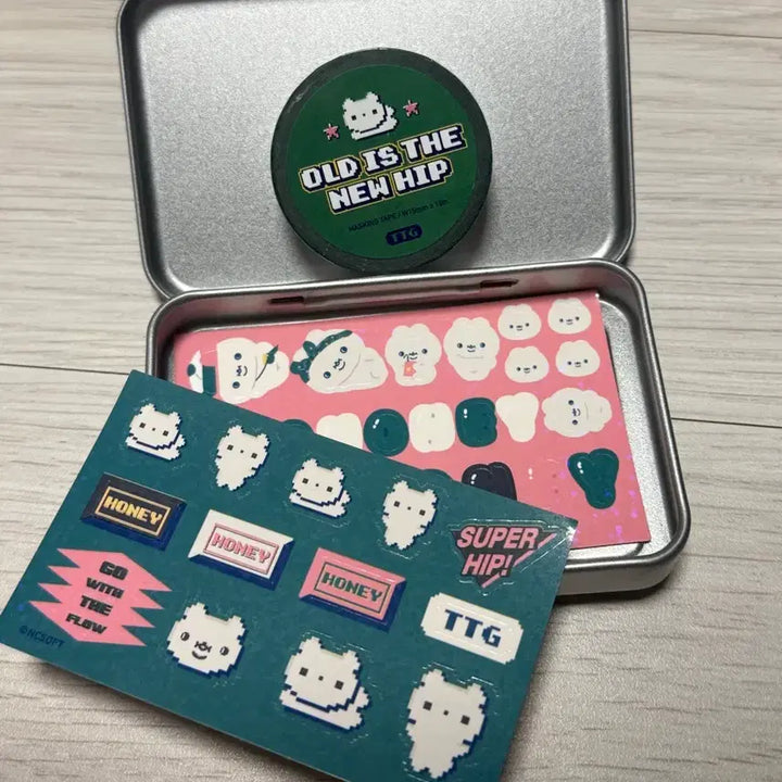 [BUNJANG] MONSTA X Joohoney Honey Bear Masking Tape + Sticker / 몬스타엑스 투턱곰 주헌 허니곰 마스킹테이프 + 스티커