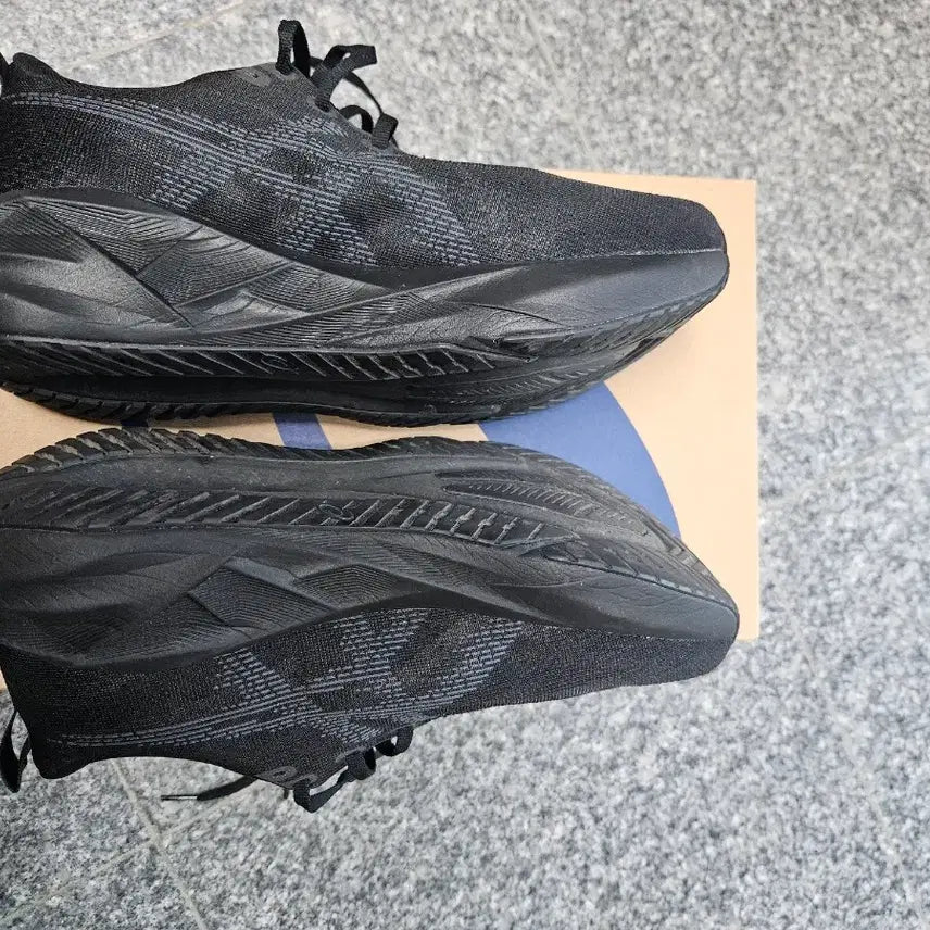 [BUNJANG] Asics Nova Blast 5 2E Black Running Shoes / 아식스 노바블라스트5 2e 블랙 265 러닝화