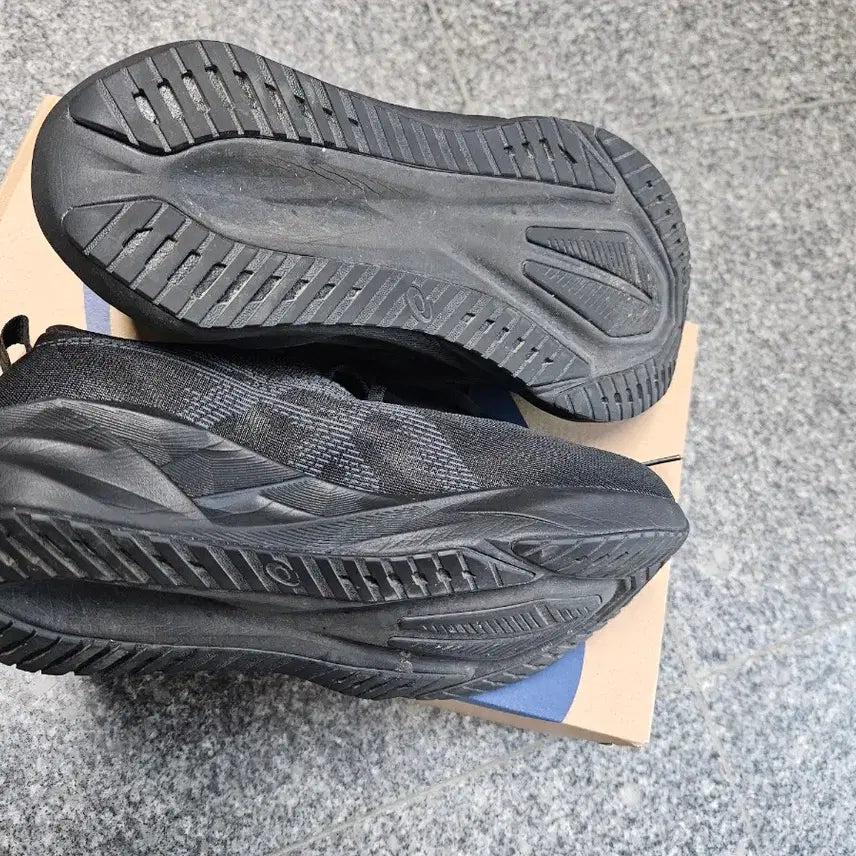 [BUNJANG] Asics Nova Blast 5 2E Black Running Shoes / 아식스 노바블라스트5 2e 블랙 265 러닝화