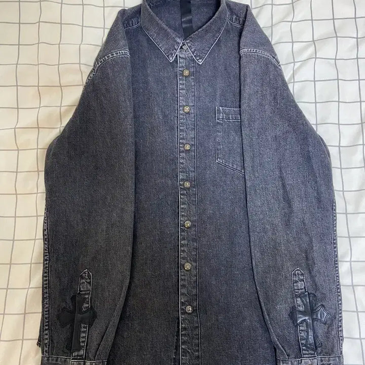 [BUNJANG] Chrome Hearts Cross Patch Denim Shirt Jacket (M) / 크롬하츠 크로스 패치 데님 셔츠 자켓 사이즈 m (신세계 국문택)