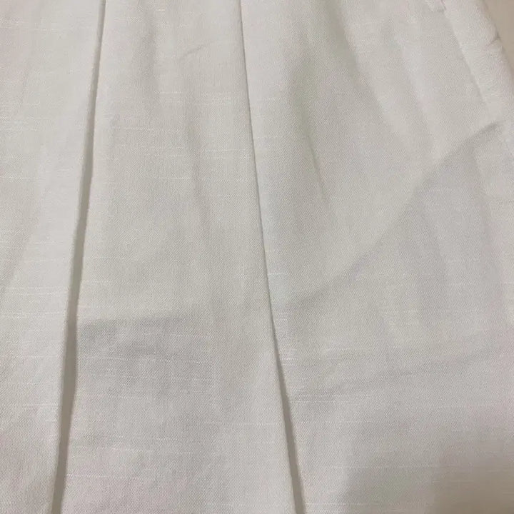 [BUNJANG] Lenina Pleated Half Pants White S / 르니나 Lenina 플리츠 하프 팬츠 화이트 S