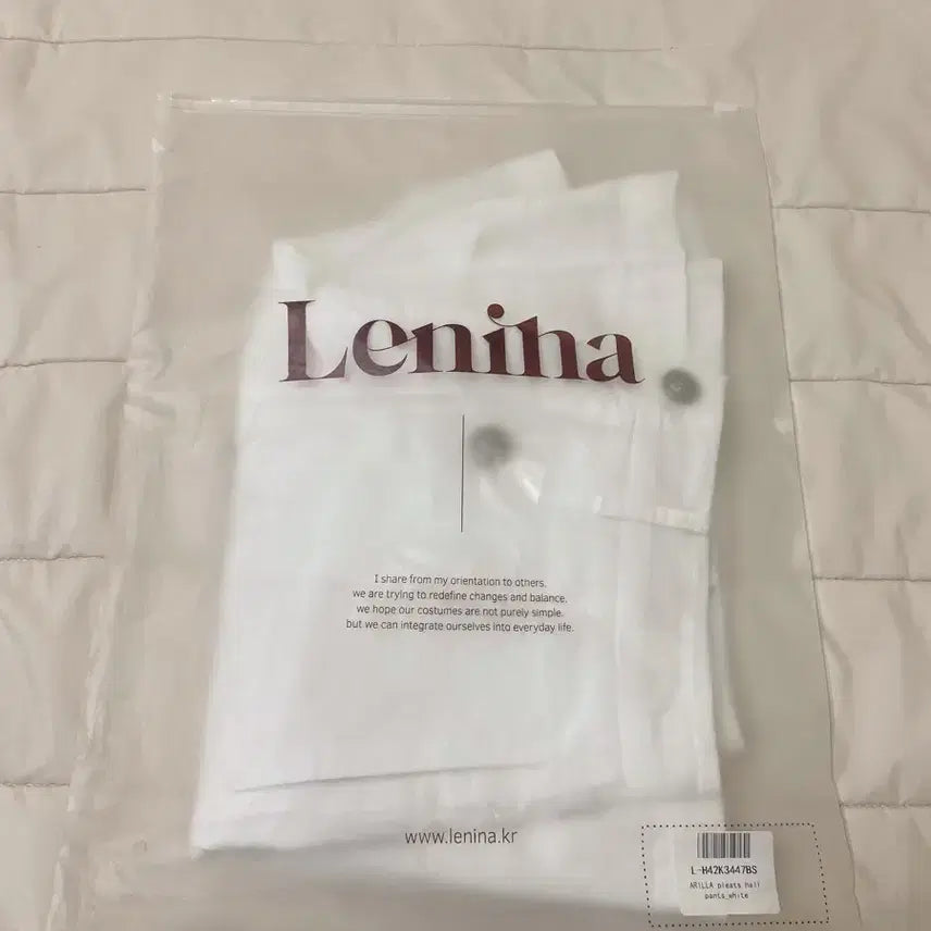 [BUNJANG] Lenina Pleated Half Pants White S / 르니나 Lenina 플리츠 하프 팬츠 화이트 S