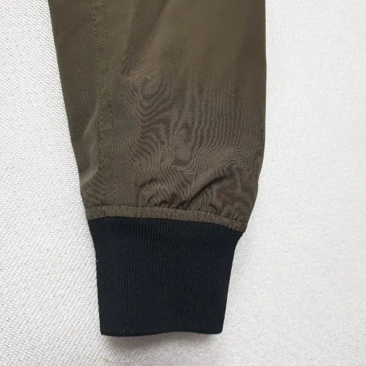 [BUNJANG] Toms Story Khaki Bomber Blouson Jacket / 톰스토리 카키색 봄버 블루종 점퍼 여성95