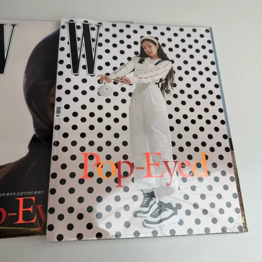 [BUNJANG] W Korea Jennie Pop-Eyed Cover Set / W KOREA 제니 커버 Pop-Eyed 3종블랙핑크