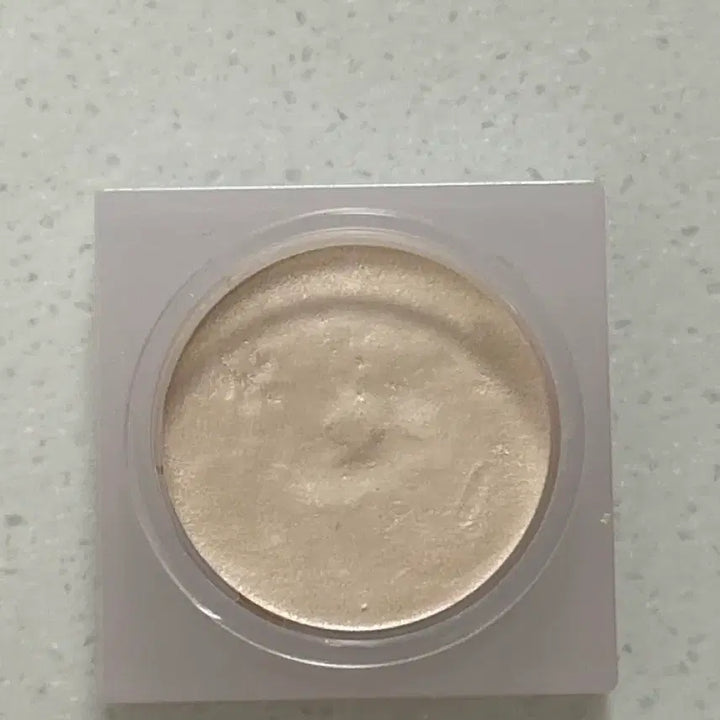 [BUNJANG] Holika Holika Luminous Milk Beam Pot Eye Shadow / 홀리카홀리카 루미너스 밀크빔 팟 레이