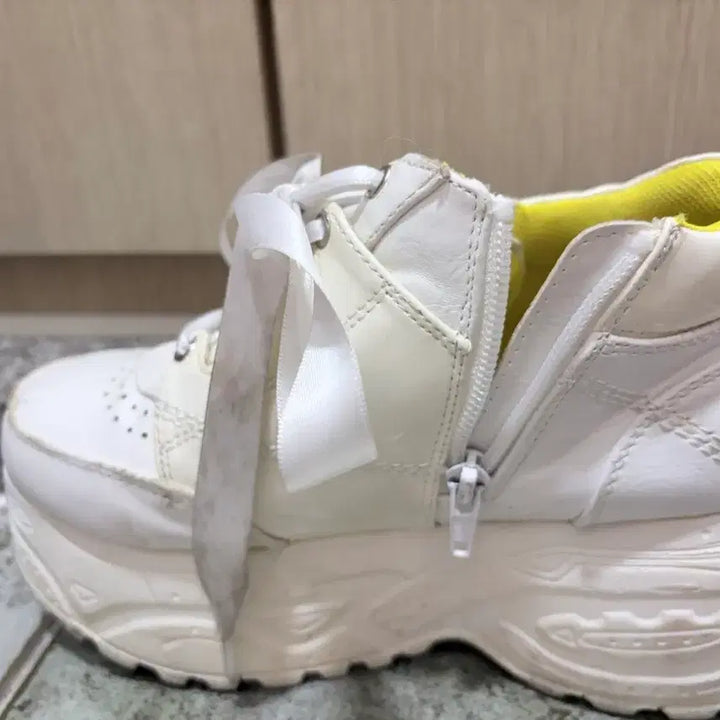 [BUNJANG] Yosuke Platform Sneakers White 7cm / 요스케 통굽 스니커즈 화이트 7cm 230 235