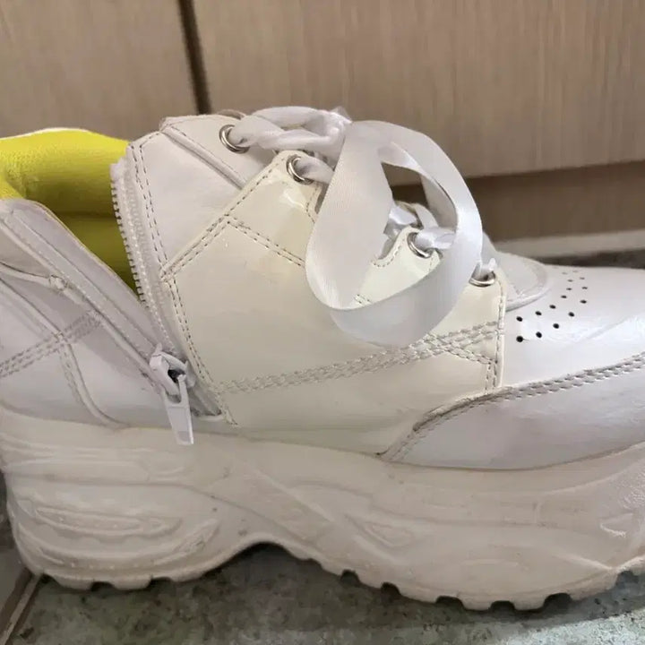 [BUNJANG] Yosuke Platform Sneakers White 7cm / 요스케 통굽 스니커즈 화이트 7cm 230 235