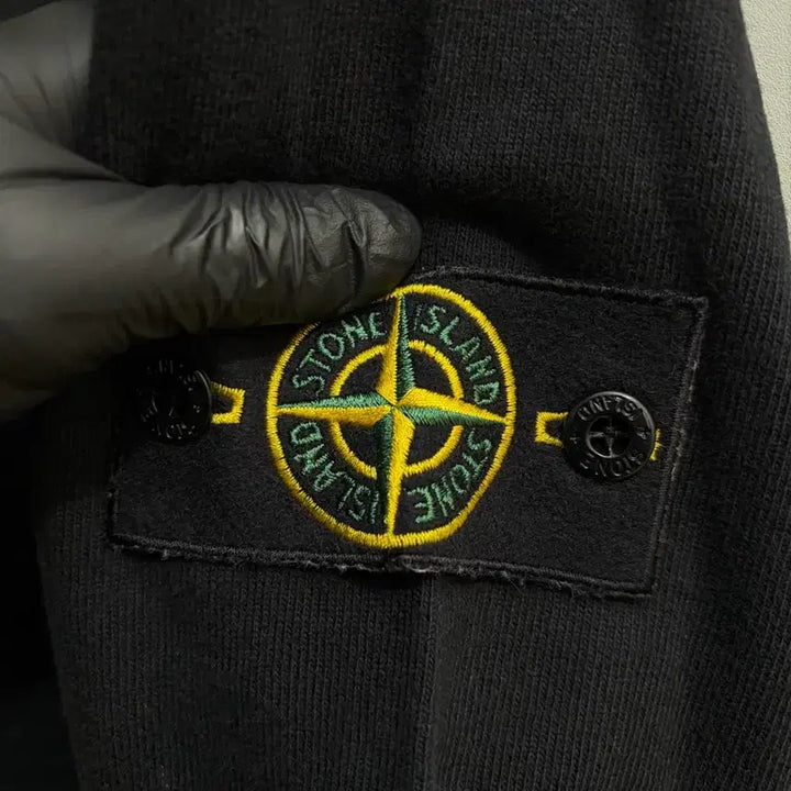 [BUNJANG] Stone Island V-Neck Long Sleeve T-Shirt / 스톤아일랜드 브이넥 롱슬리브 티셔츠 90