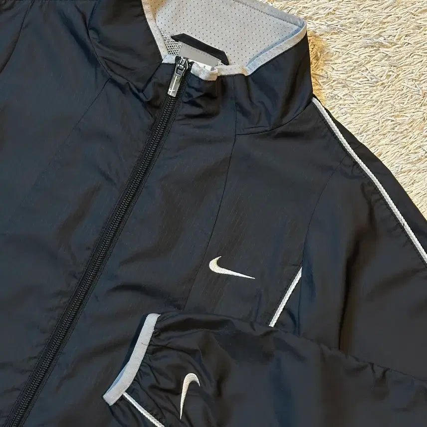 [BUNJANG] Nike Old School Swoosh Windbreaker Jacket (Women's L) / [우먼스 L] 00's 나이키 올드스쿨 스우시 사이드라인 바람막이 자켓