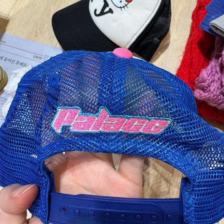 [BUNJANG] Palace Kawaii Trucker Cap / 팔라스 카와이 트러커 화이트 핑크