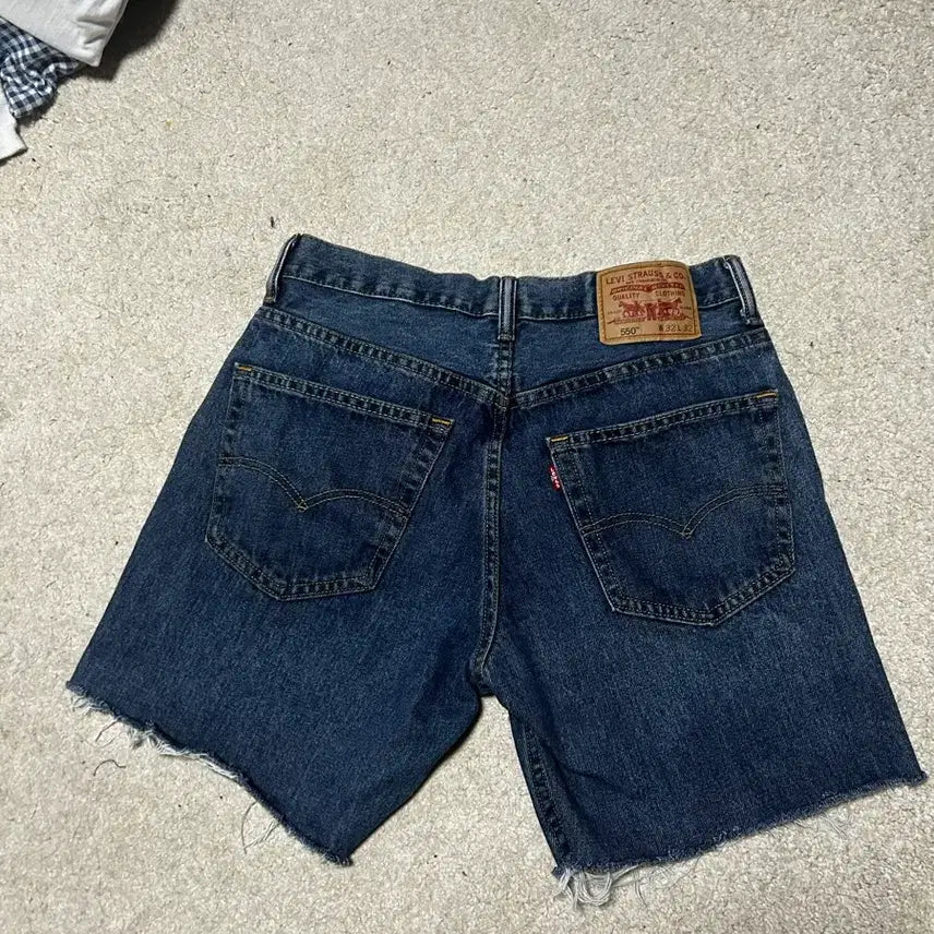 [BUNJANG] Levi's 550 Cut-Off Denim Shorts / 리바이스550 컷오프 데님 반바지 32사이즈