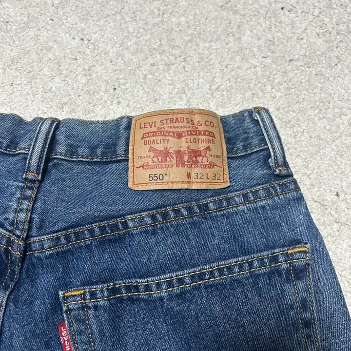 [BUNJANG] Levi's 550 Cut-Off Denim Shorts / 리바이스550 컷오프 데님 반바지 32사이즈