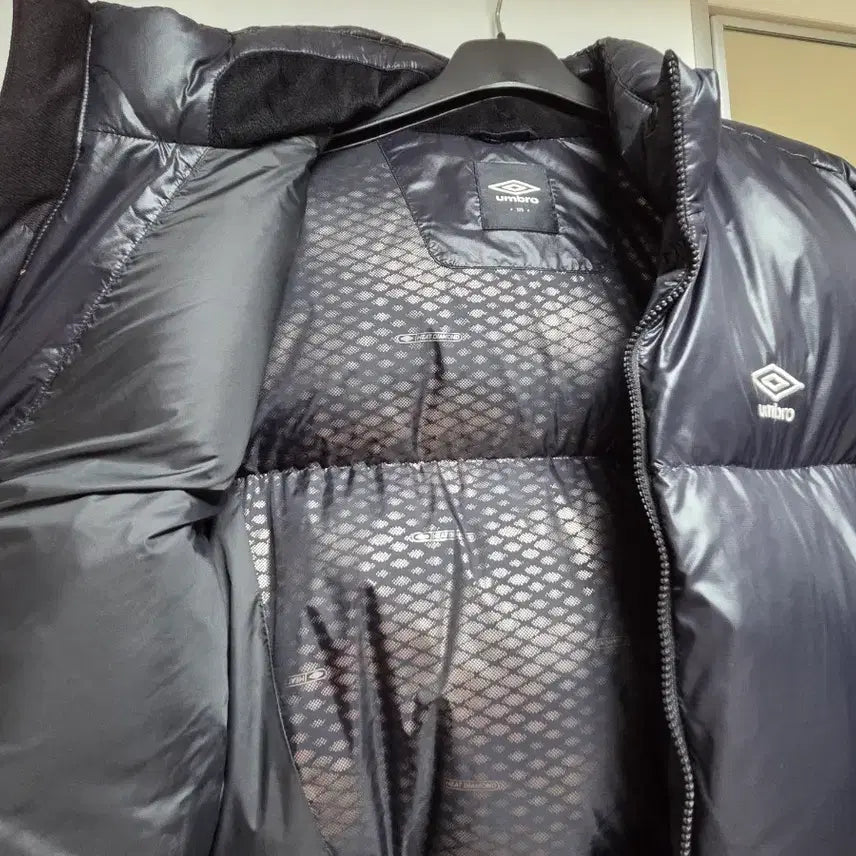 [BUNJANG] Umbro Black Padded Jumper / 엄브로 블랙 패딩 점퍼