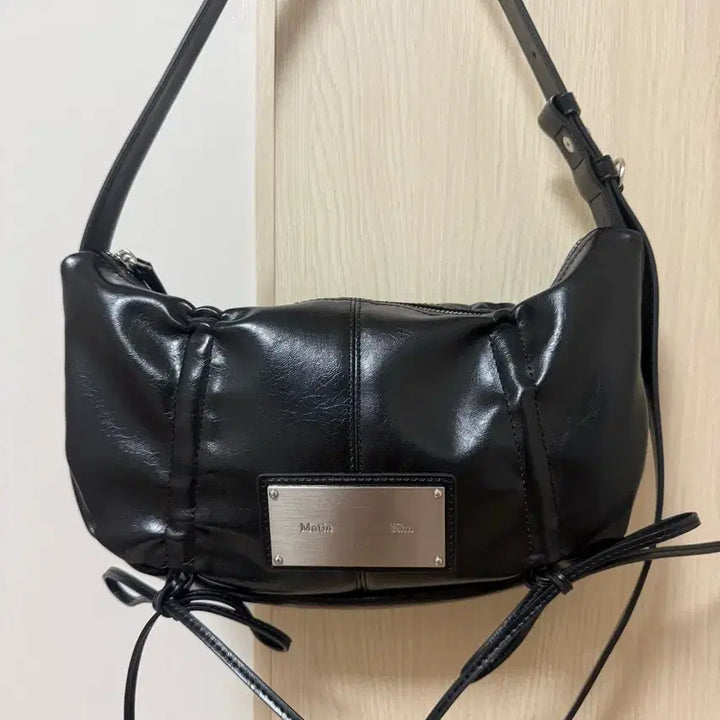 [BUNJANG] Matinkim Half Shirring Ribbon Round Bag Black / 마뗑킴 하프 셔링 리본 라운드 백 블랙