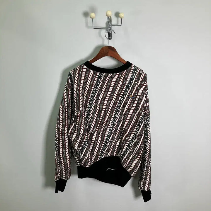 [BUNJANG] Vivienne Westwood Asymmetrical Pattern Sweatshirt / W 비비안웨스트우드 비대칭 패턴 맨투맨