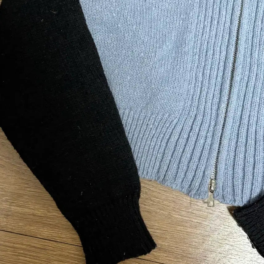 [BUNJANG] Avely Raglan Collar Two-Way Knit Zip-up / 에이블리 나그랑 카라 폭닥 투웨이 니트집업