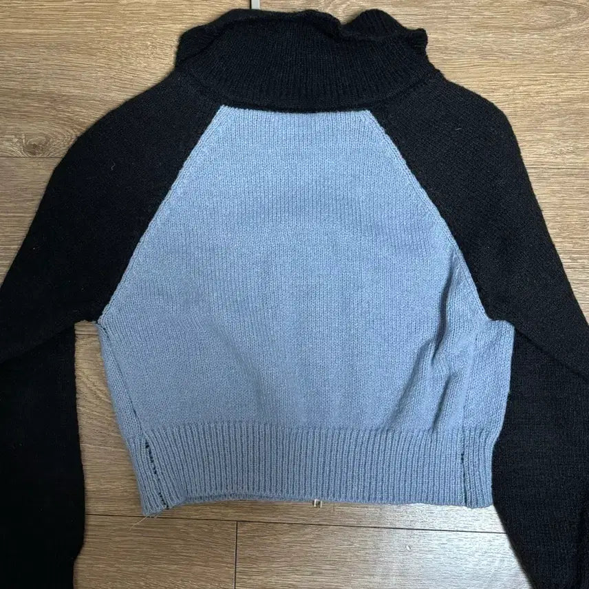 [BUNJANG] Avely Raglan Collar Two-Way Knit Zip-up / 에이블리 나그랑 카라 폭닥 투웨이 니트집업