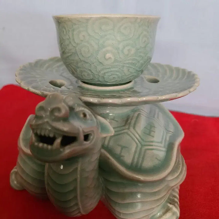 [BUNJANG] Songwol Kim Jong-ho Celadon Porcelain Turtle Dragon Overflow Cup / "희귀" 청자 거북 구룡 계영배