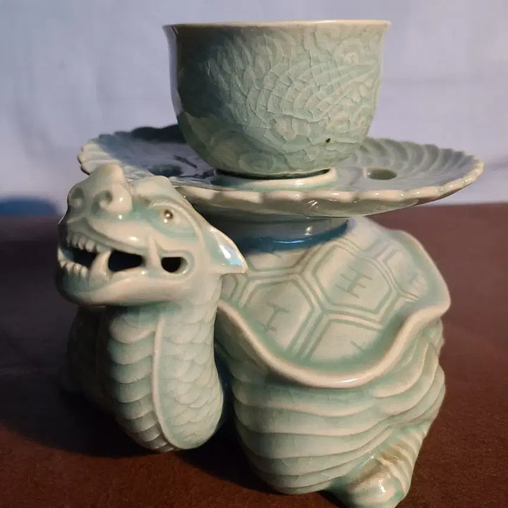 [BUNJANG] Songwol Kim Jong-ho Celadon Porcelain Turtle Dragon Overflow Cup / "희귀" 청자 거북 구룡 계영배