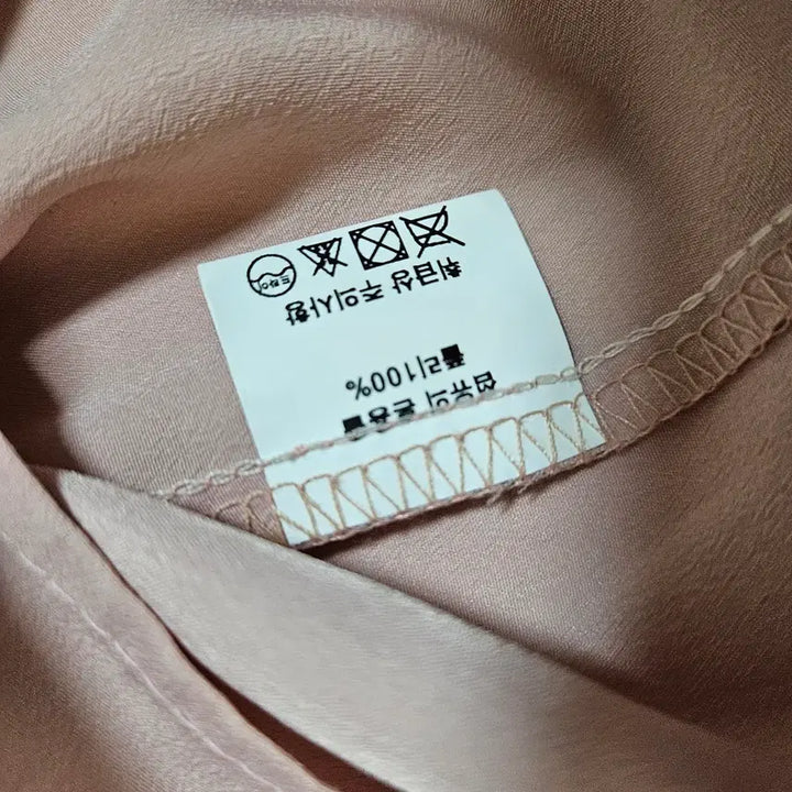 [BUNJANG] Pink Puff Sleeve Blouse / 미착용 핑크 반팔 블라우스 퍼프 숄더