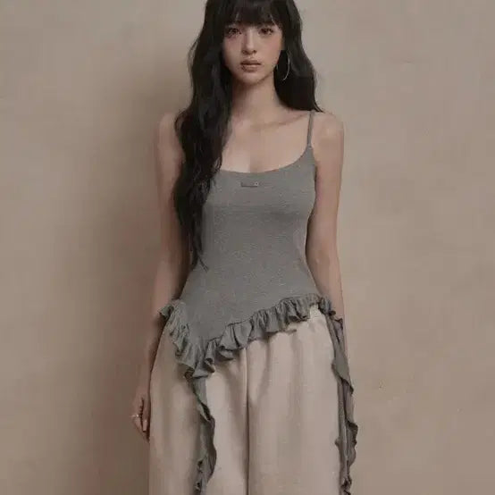 [SOLD OUT] 카키포인트 Ruffle Layered Sleeveless 나시