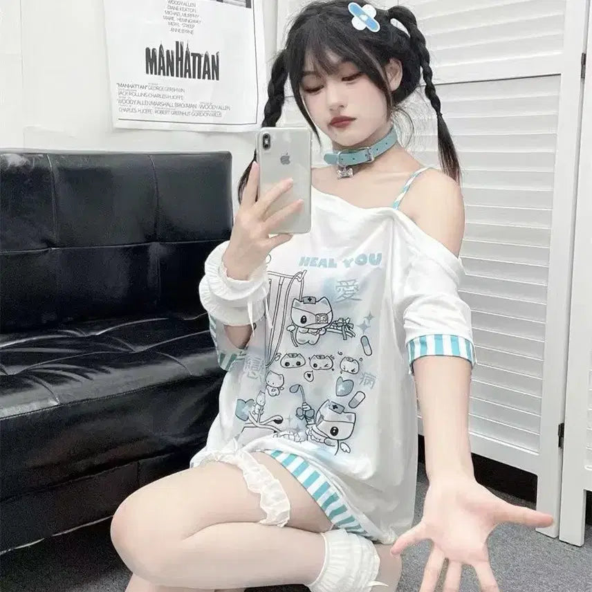 [BUNJANG] Medical Print Off-Shoulder T-Shirt / 지뢰계 메디컬 프린트 오프숄더 티셔츠