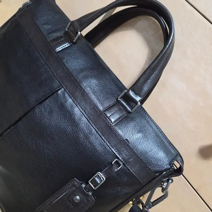 [BUNJANG] Tumi Eastern Top Zip Briefcase / 투미 정품 이스턴 탑집업 브리프