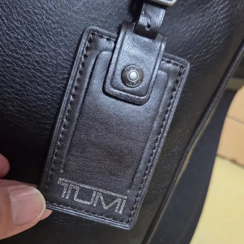 [BUNJANG] Tumi Eastern Top Zip Briefcase / 투미 정품 이스턴 탑집업 브리프