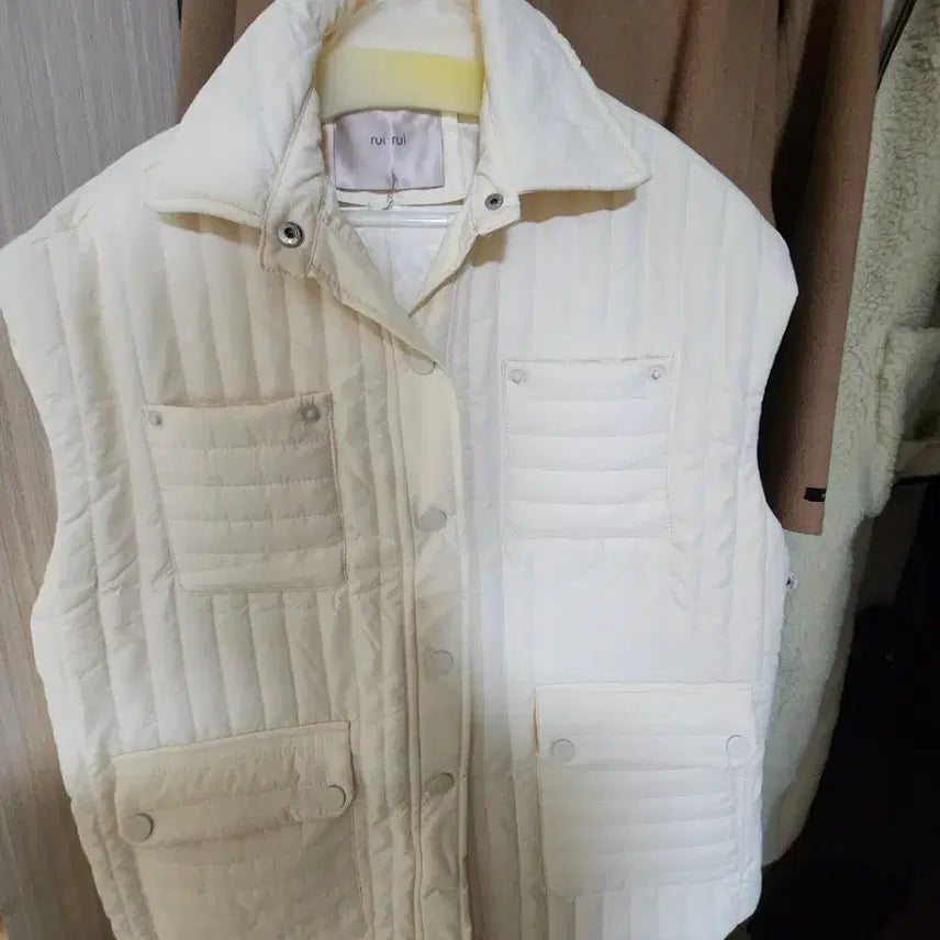 [BUNJANG] Ivory Quilted Vest / 아이보리 퀼팅 조끼 패딩 베스트(1장세일)