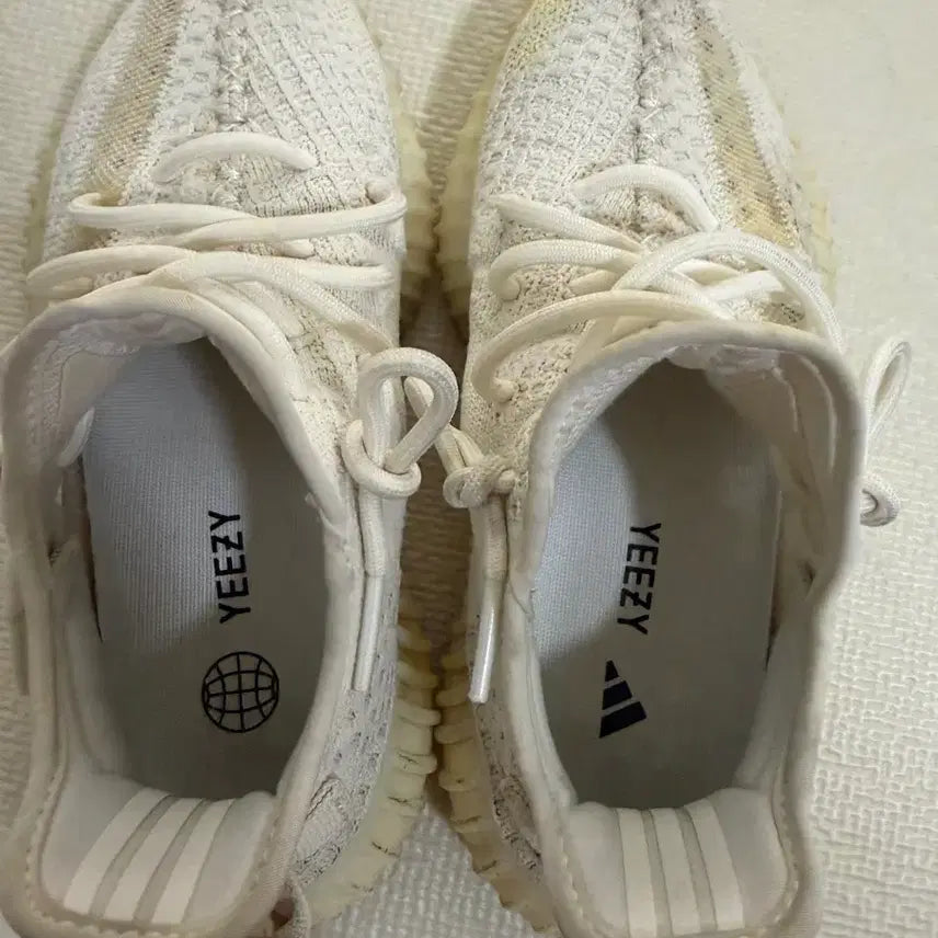[BUNJANG] Adidas Yeezy Boost 350 V2 Cream White Sneakers / (230) 아디다스 이지부스트 350 V2 크림 화이트