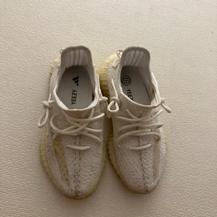 [BUNJANG] Adidas Yeezy Boost 350 V2 Cream White Sneakers / (230) 아디다스 이지부스트 350 V2 크림 화이트