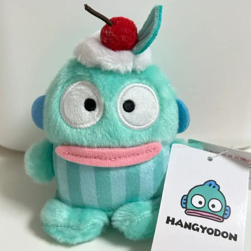 [BUNJANG] Cherry Cupcake Hangyodon Keyring / 체리 컵케이크 한교동 키링 새상품