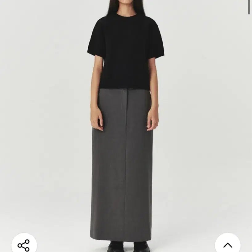 [BUNJANG] Levar Black Round Neck Short Sleeve Knit / 르바 블랙 라운드넥 반팔 니트