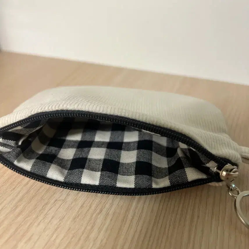 [BUNJANG] DAY6 Young K Unofficial Pouch / 데이식스 영케이 비공굿 파우치