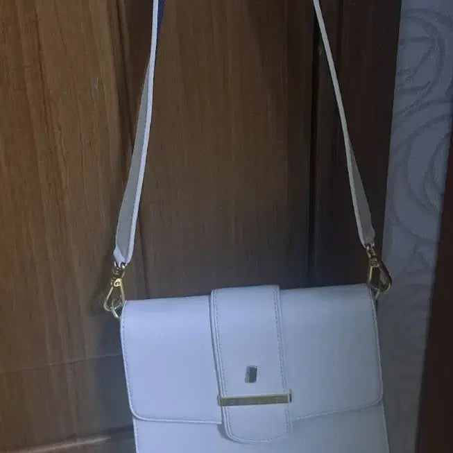 [BUNJANG] Carlin New Hester Ivory Shoulder Bag / 칼린 뉴헤스터 아이보리 숄더팩