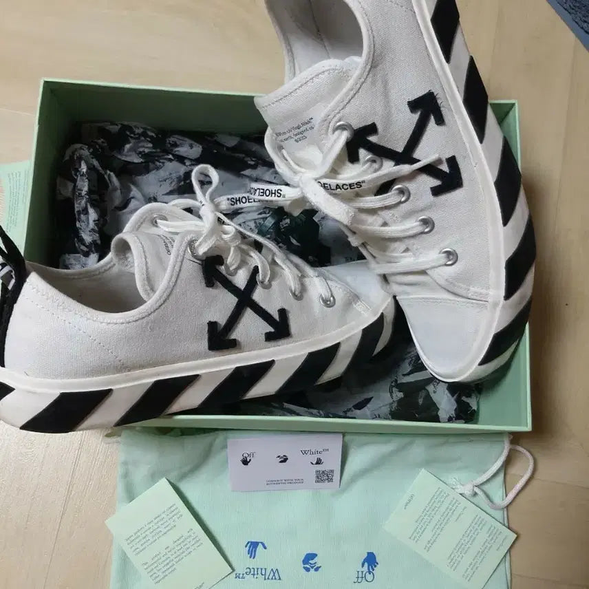 [BUNJANG] Off-White Canvas Sneakers White/Black / Off-White 오프화이트 캔버스 스니커즈 화이트/블랙